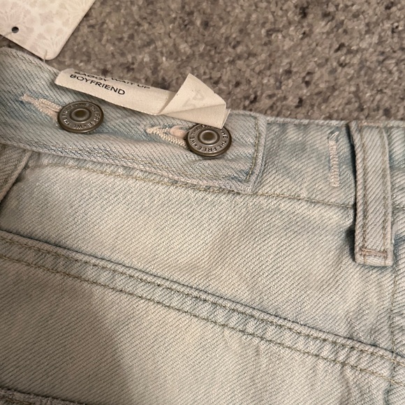 NWT Free People Don’t Wait Up Baggy Boyfriend Distressed Jeans ~ Light Wash - Picture 14 of 16